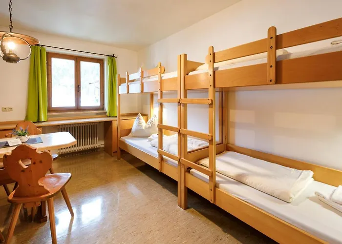 Am Tegernsee Хостел Кройт