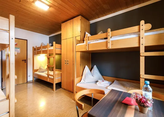 Am Tegernsee 호스텔 크로이트